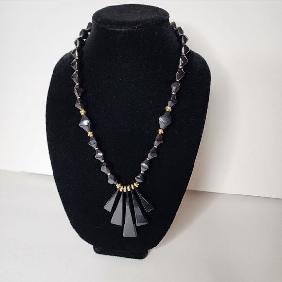 Vintage Napier chunky Black and Gold lucite necklace - Picture 4 of 11